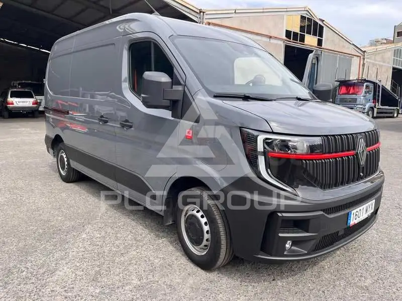 2025 Renault Master