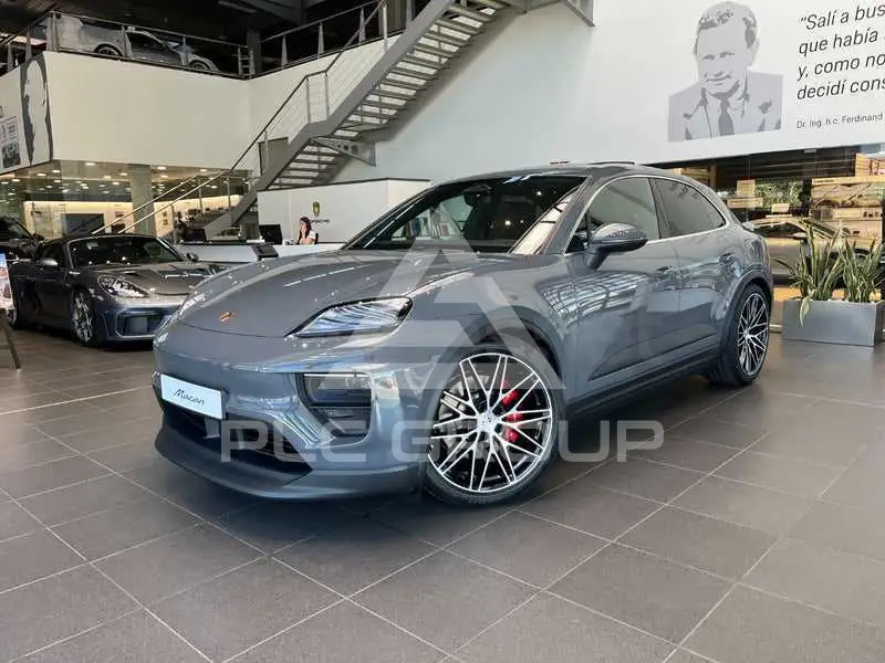 2026 Porsche MACAN