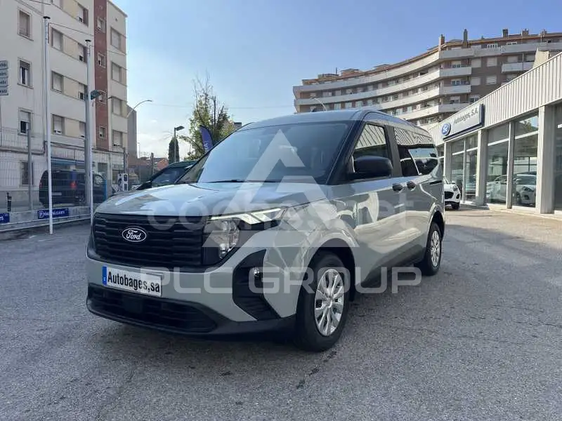 2026 Ford Tourneo