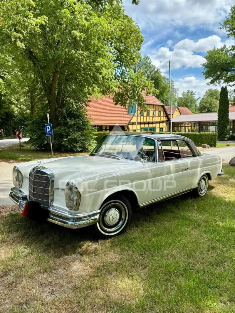 1963 Mercedes Benz 220
