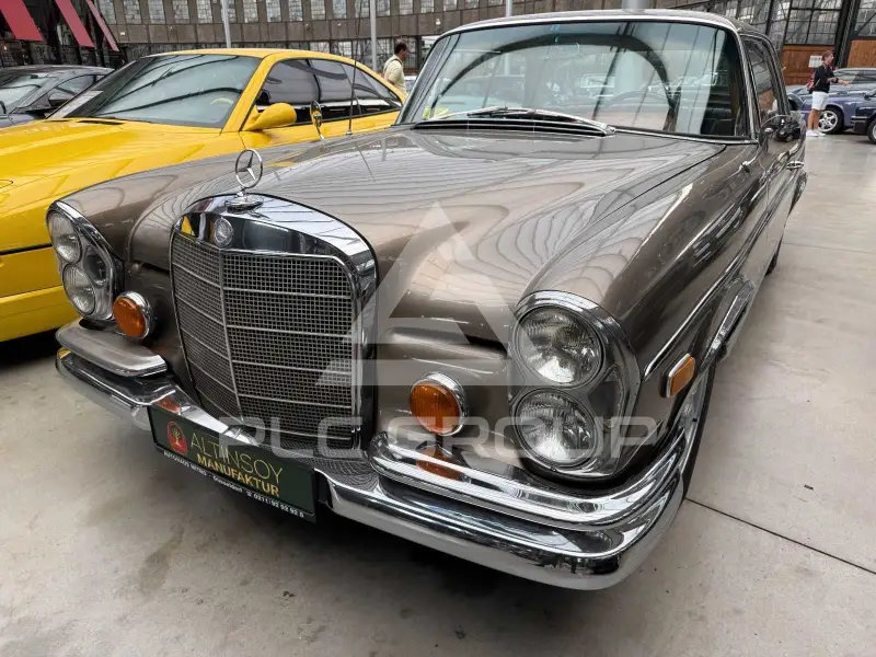 1966 Mercedes Benz 250