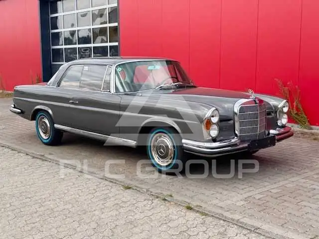 1966 Mercedes Benz 250