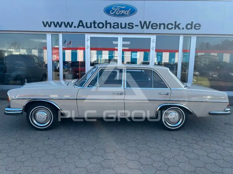 1966 Mercedes Benz 250