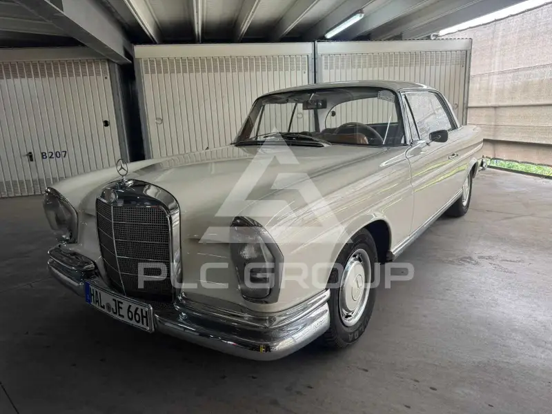 1966 Mercedes Benz 250