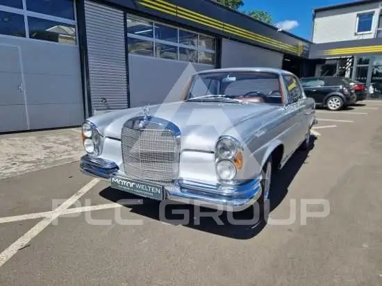 1966 Mercedes Benz 250