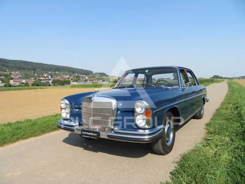 1966 Mercedes Benz 250
