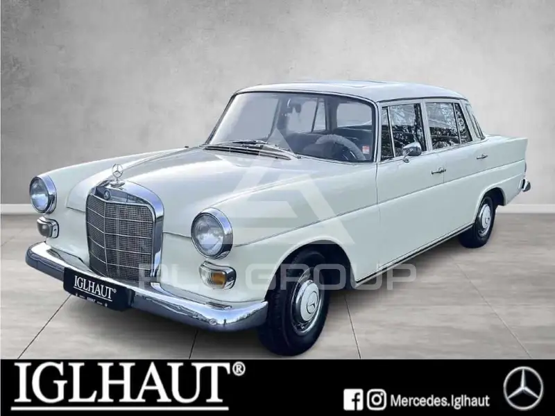 1966 Mercedes Benz 200