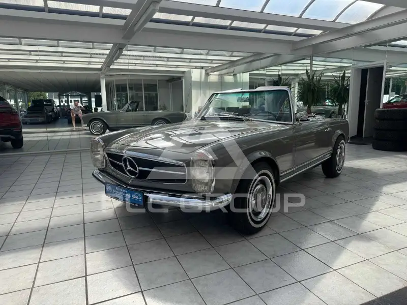 1966 Mercedes Benz 230