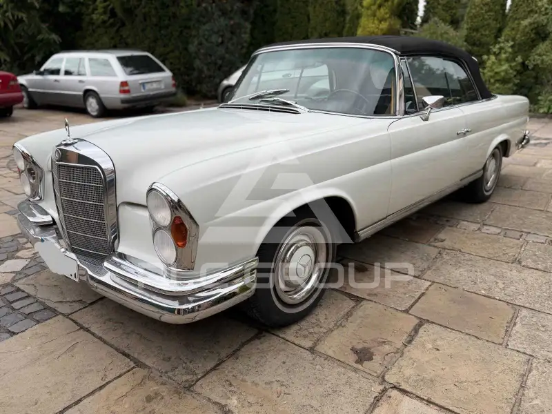 1967 Mercedes Benz 250