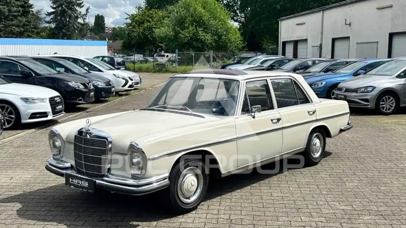 1967 Mercedes Benz 250