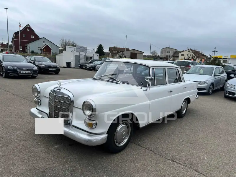 1967 Mercedes Benz 200