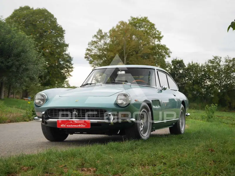 1967 Ferrari 330
