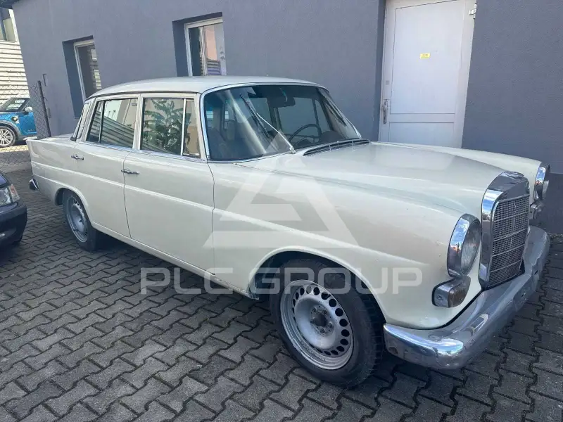1968 Mercedes Benz 200