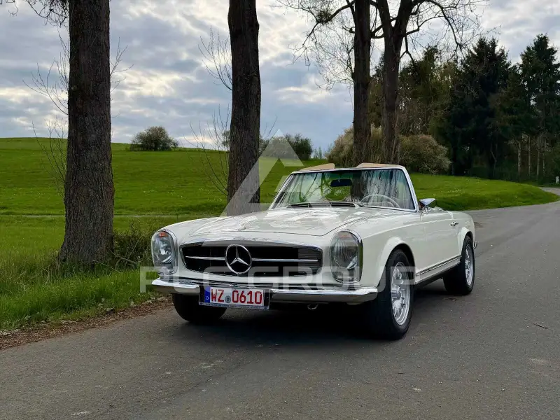 1968 Mercedes Benz SL 280