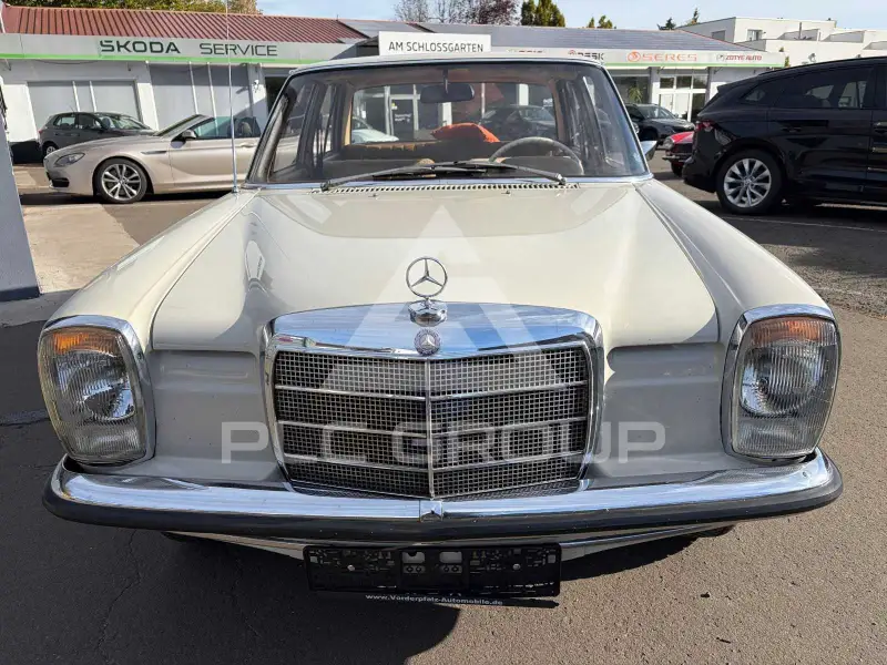 1969 Mercedes Benz 200
