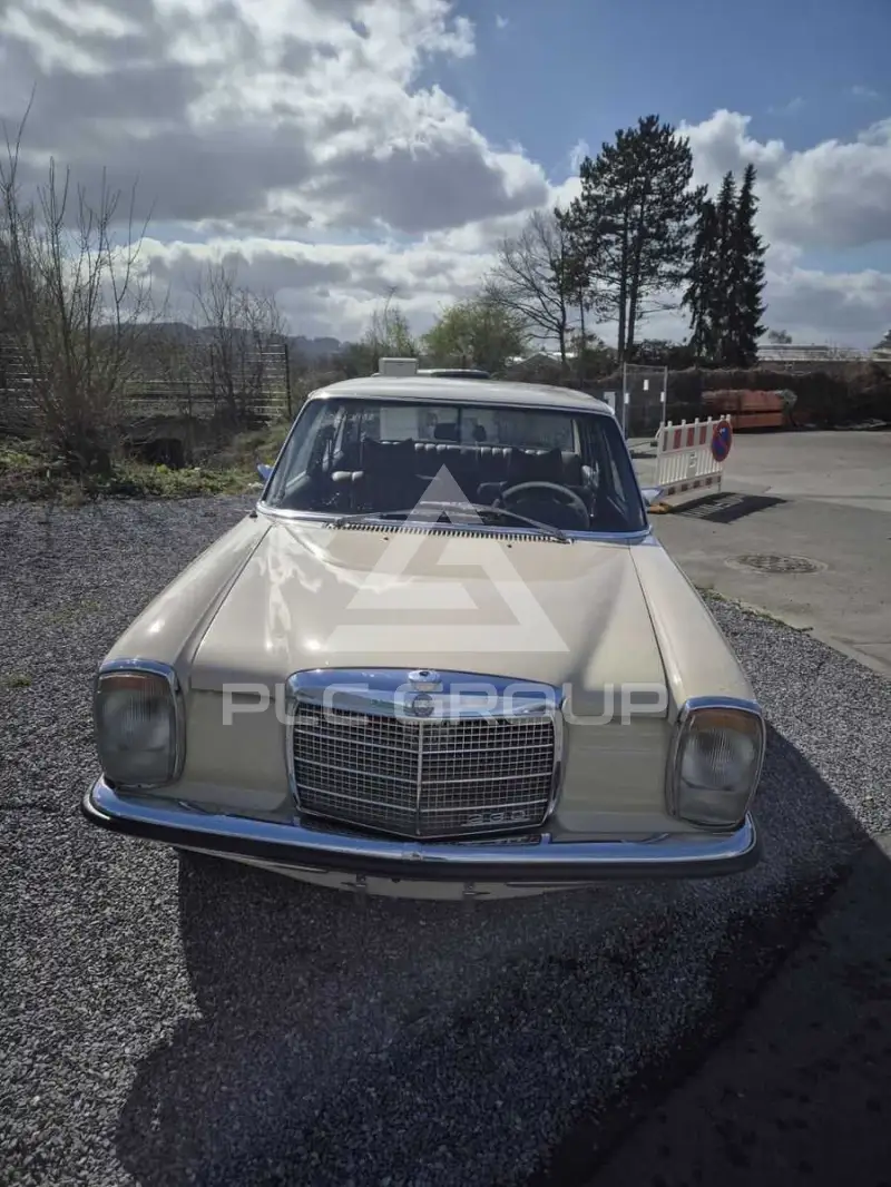 1969 Mercedes Benz 230