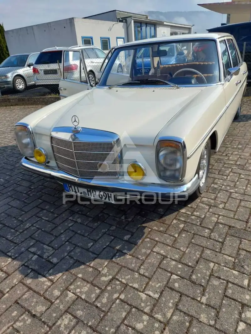 1969 Mercedes Benz 220