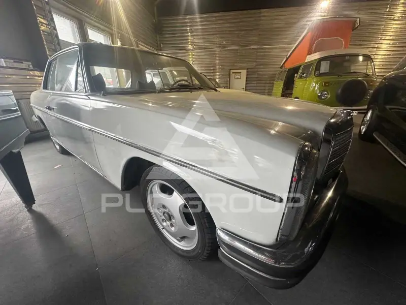 1971 Mercedes Benz 250