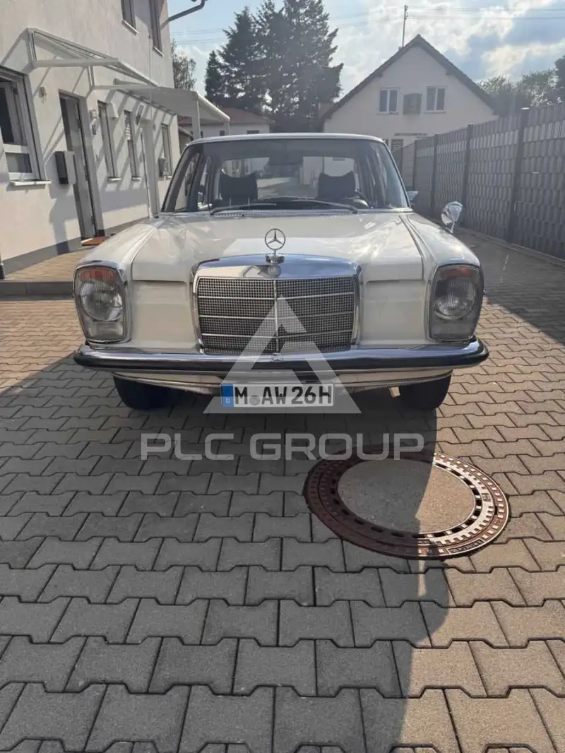 1971 Mercedes Benz 220