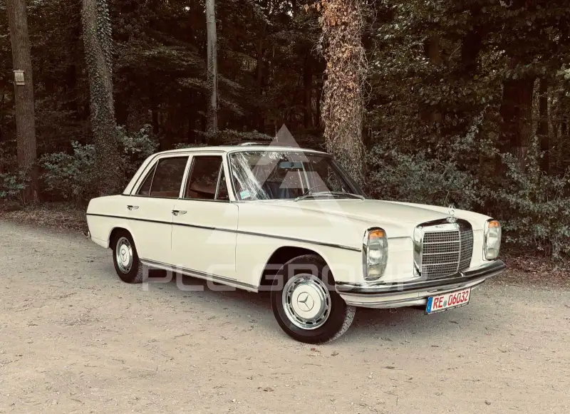 1971 Mercedes Benz 220