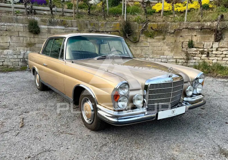 1971 Mercedes Benz 280