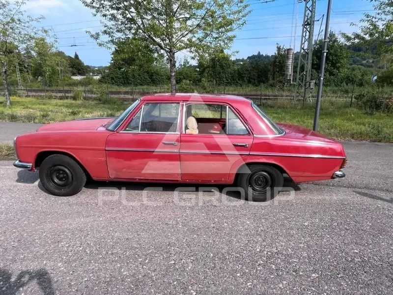 1972 Mercedes Benz 200