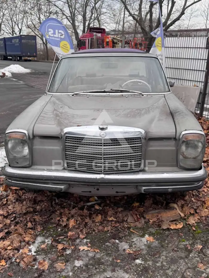 1972 Mercedes Benz 200