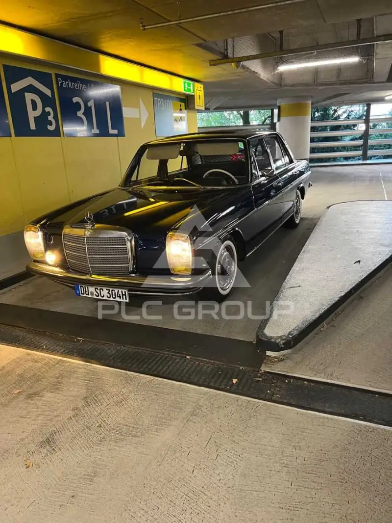 1972 Mercedes Benz 200