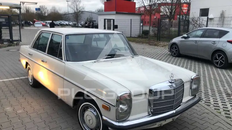 1972 Mercedes Benz 220