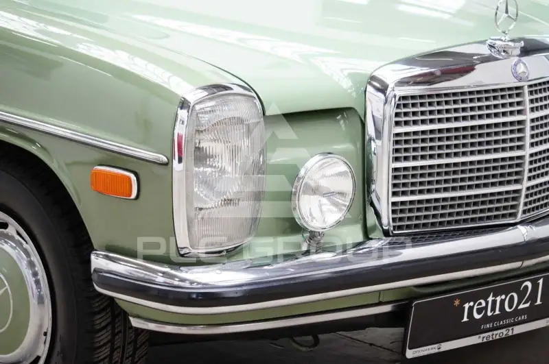 1972 Mercedes Benz 220