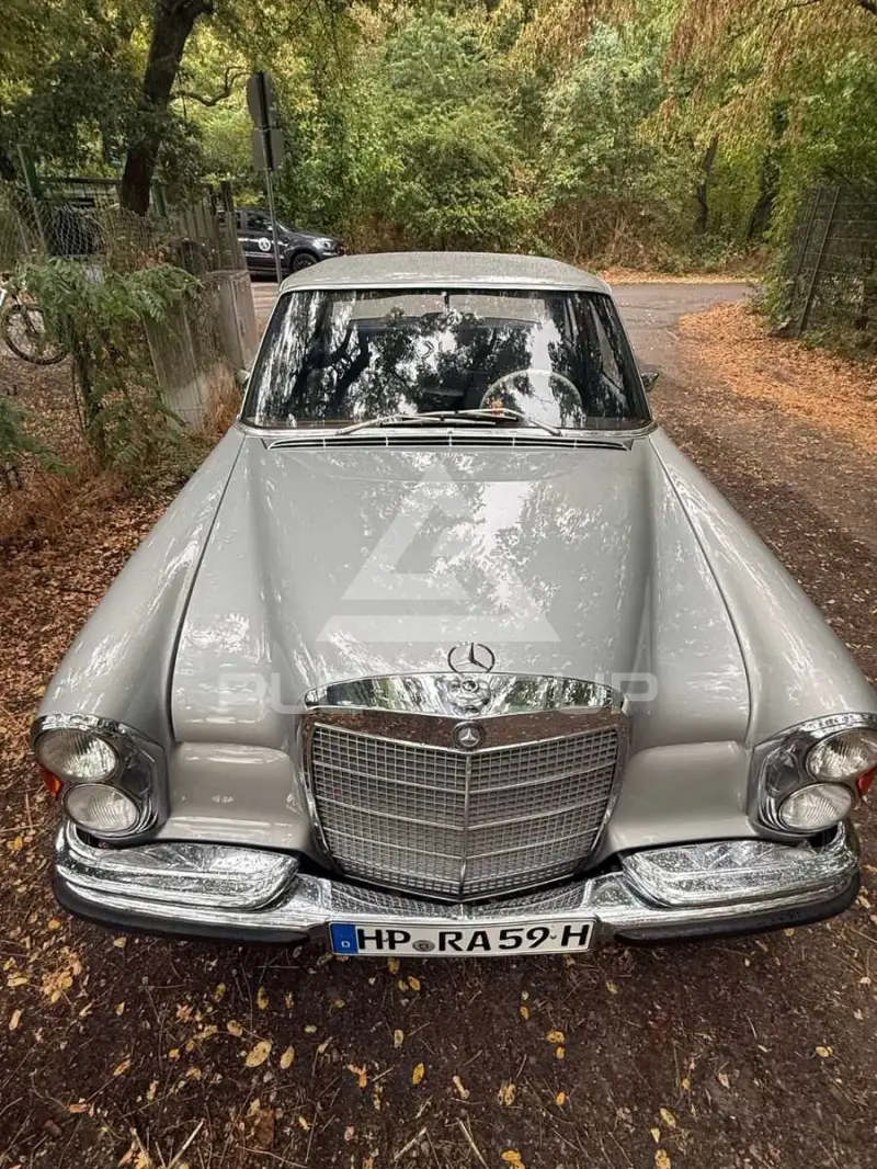1972 Mercedes Benz 280