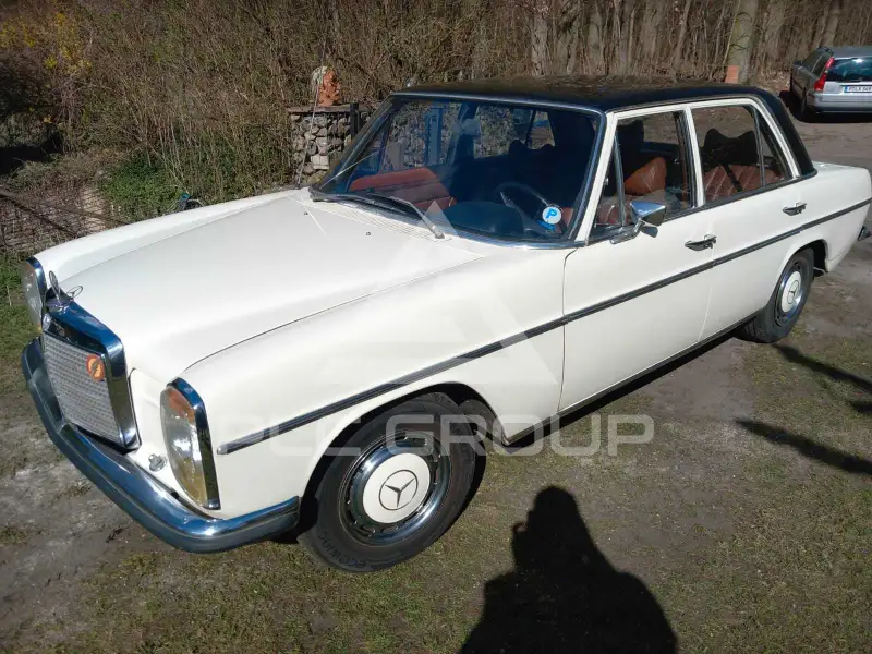 1973 Mercedes Benz 200