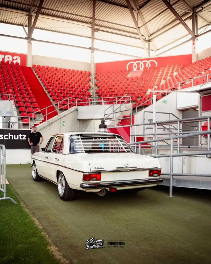 1973 Mercedes Benz 200