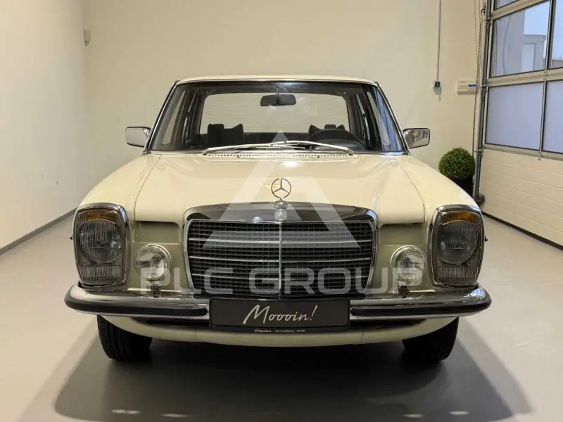 1973 Mercedes Benz 200