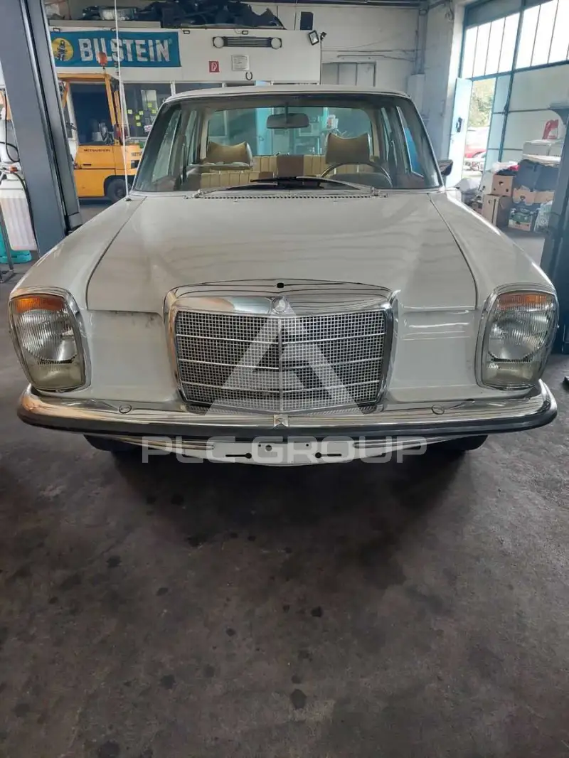 1973 Mercedes Benz 220