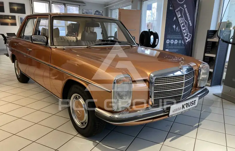 1974 Mercedes Benz 200