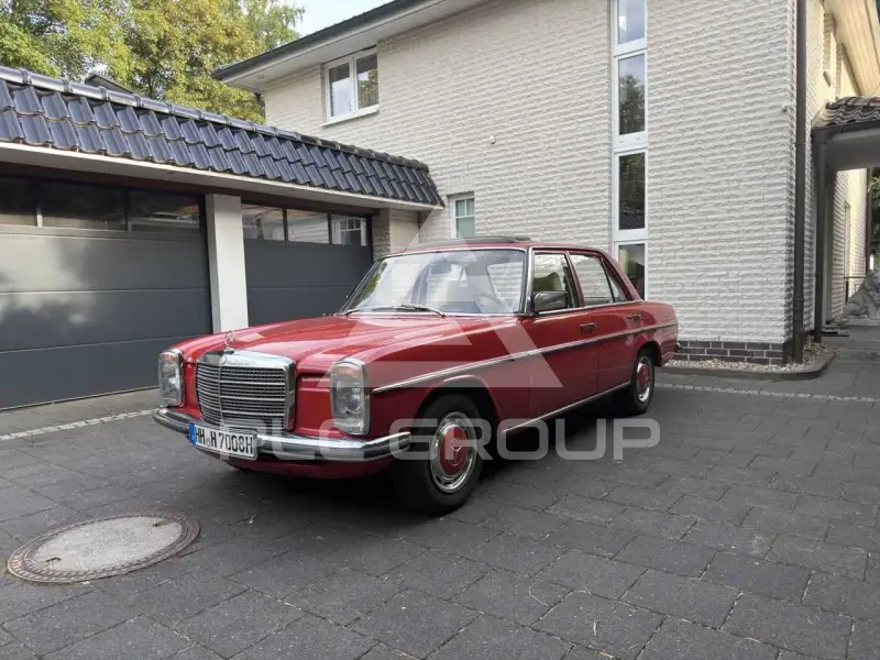 1974 Mercedes Benz 200