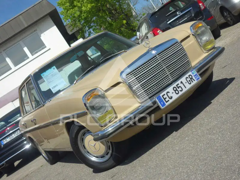 1974 Mercedes Benz 220
