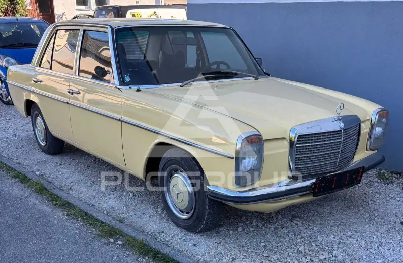 1974 Mercedes Benz 220