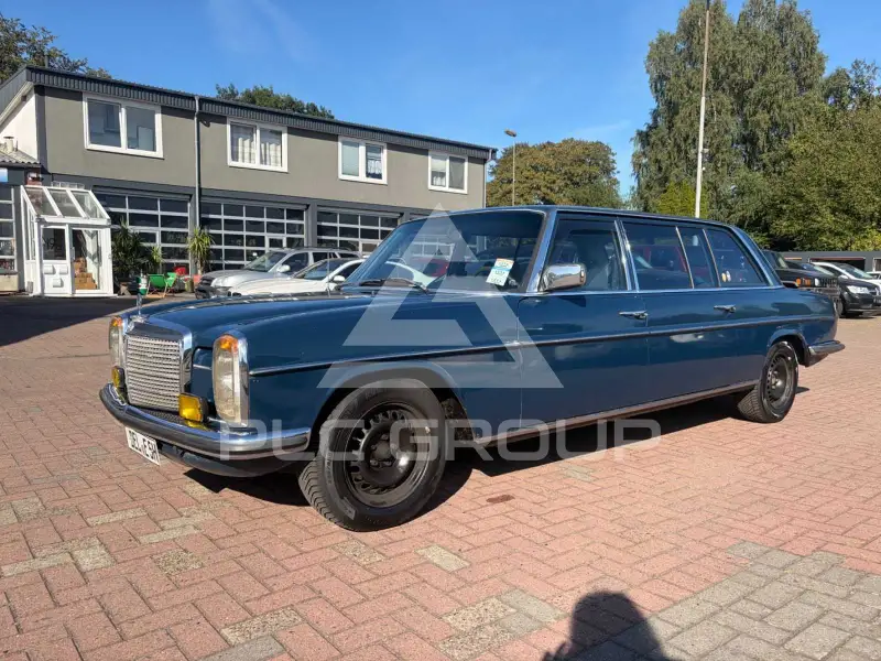 1975 Mercedes Benz 240