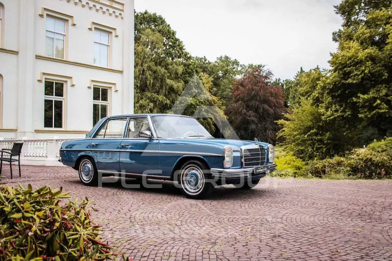 1975 Mercedes Benz 200