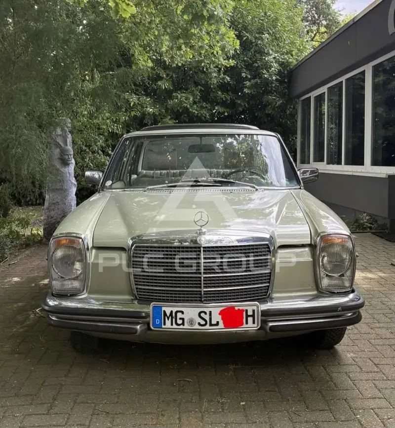 1975 Mercedes Benz 230