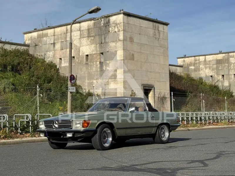 1975 Mercedes Benz SL 280