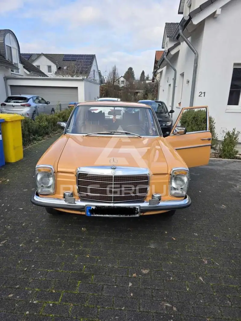 1976 Mercedes Benz 240