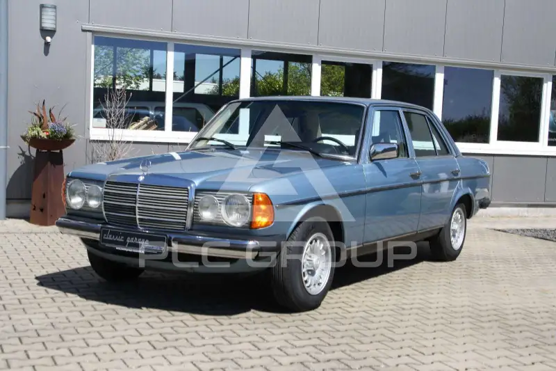 1976 Mercedes Benz 200