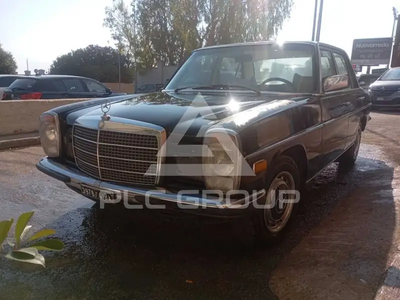 1976 Mercedes Benz 200