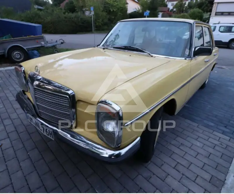 1976 Mercedes Benz 200