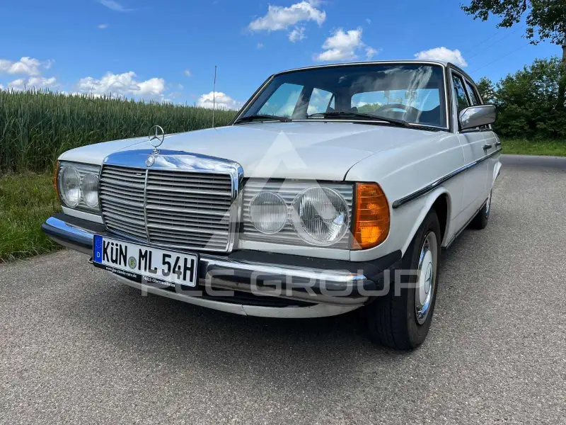 1977 Mercedes Benz 200