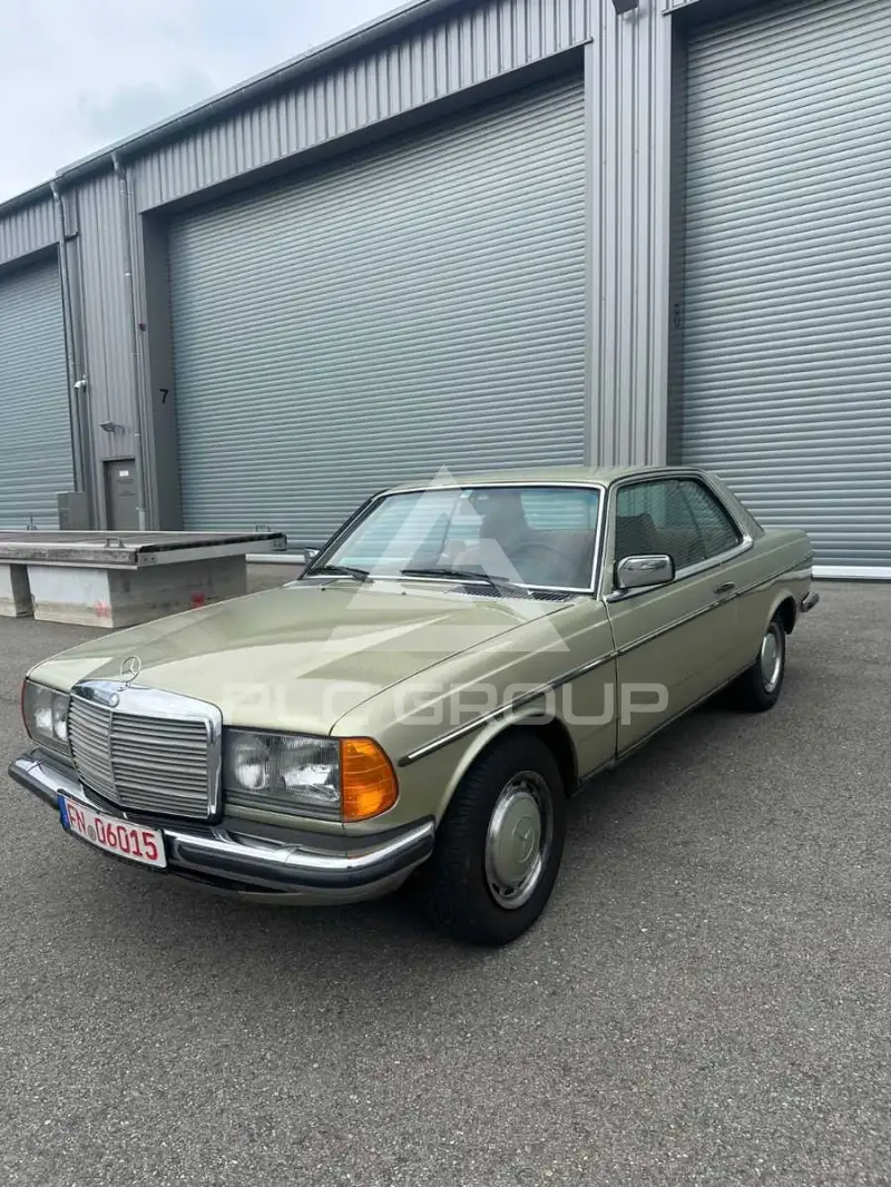 1977 Mercedes Benz 280