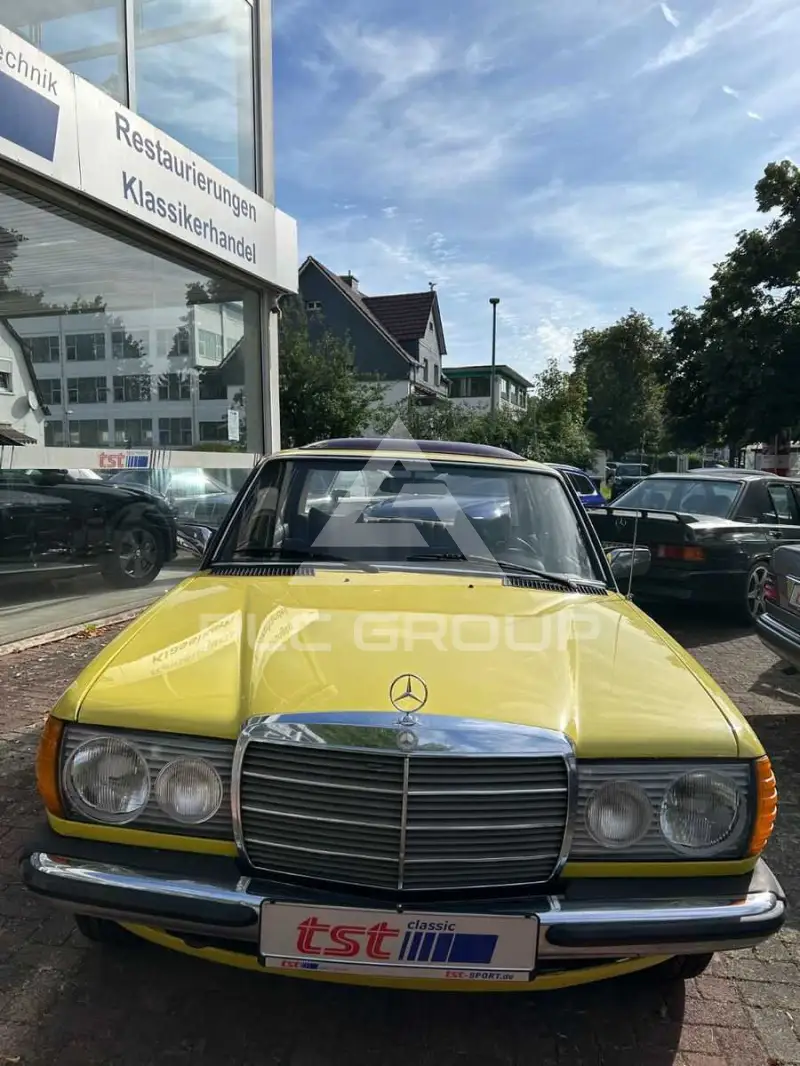 1978 Mercedes Benz 240